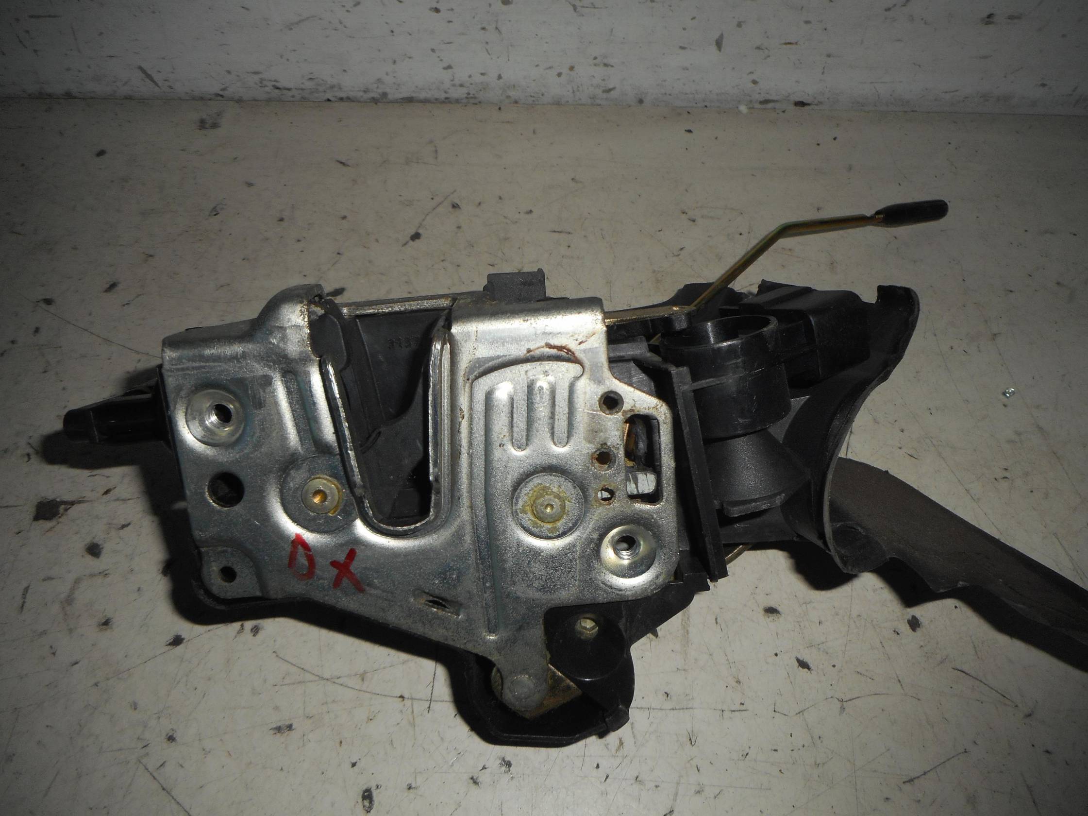 Serratura porta ant. dx.